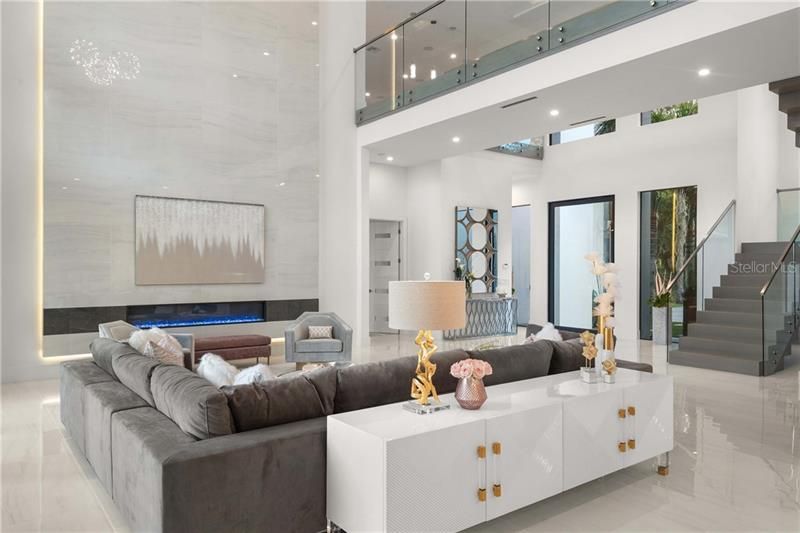 Recently Sold: $2,800,000 (5 beds, 5 baths, 7646 Square Feet)