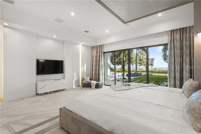 Recently Sold: $2,800,000 (5 beds, 5 baths, 7646 Square Feet)