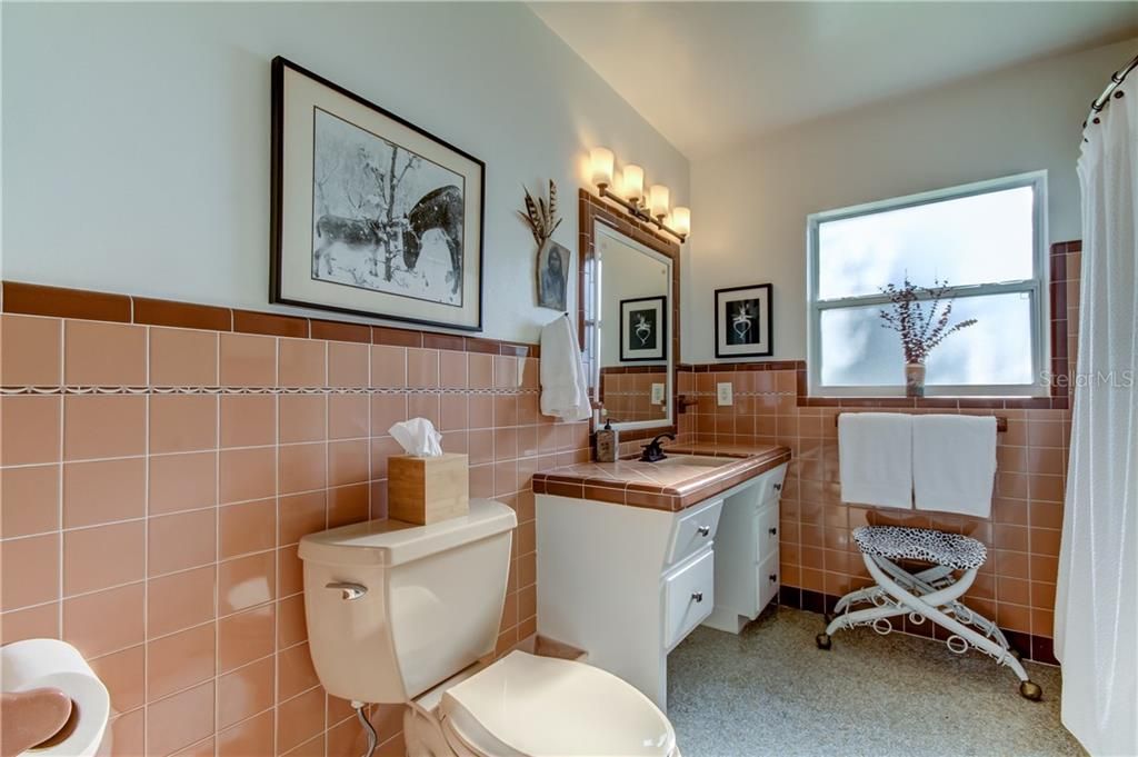 最近售出: $390,000 (2 贝兹, 2 浴室, 1632 平方英尺)