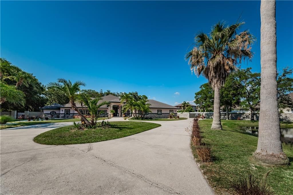 Recently Sold: $975,000 (4 beds, 3 baths, 5902 Square Feet)