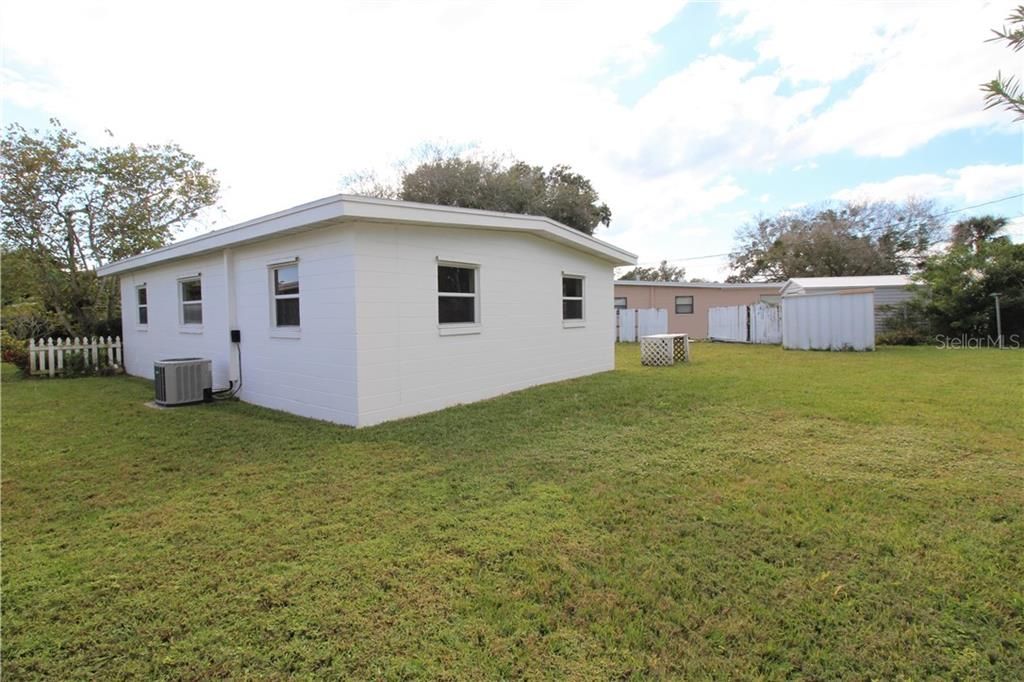 Recently Sold: $139,900 (3 beds, 1 baths, 888 Square Feet)