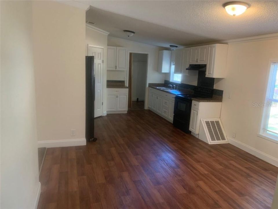 Recently Sold: $89,900 (3 beds, 2 baths, 1512 Square Feet)