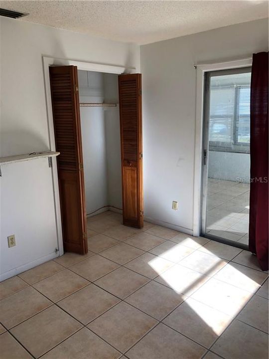 Recently Sold: $115,000 (2 beds, 2 baths, 897 Square Feet)