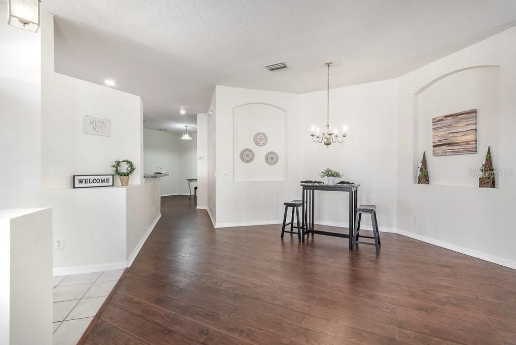 Recently Sold: $284,900 (2 beds, 2 baths, 1484 Square Feet)