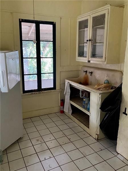 Recently Sold: $79,000 (2 beds, 1 baths, 624 Square Feet)