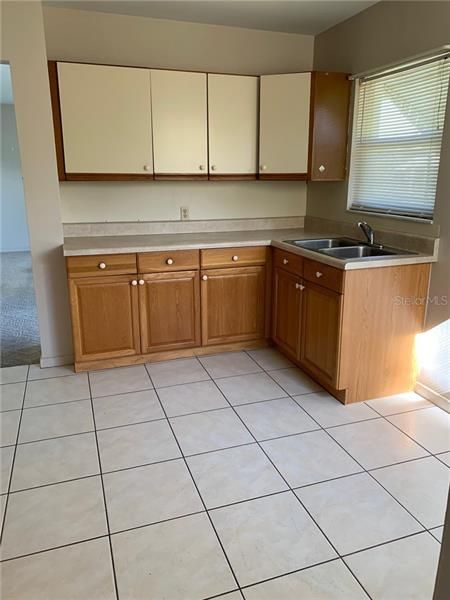 Recently Sold: $179,000 (3 beds, 1 baths, 1070 Square Feet)