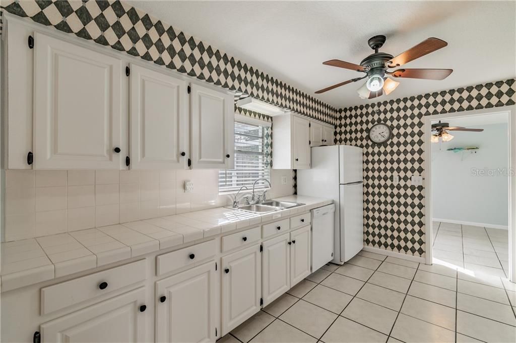 Recently Sold: $150,000 (3 beds, 2 baths, 1247 Square Feet)