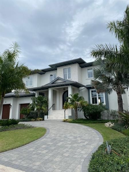 Recently Sold: $4,495,000 (5 beds, 5 baths, 6121 Square Feet)