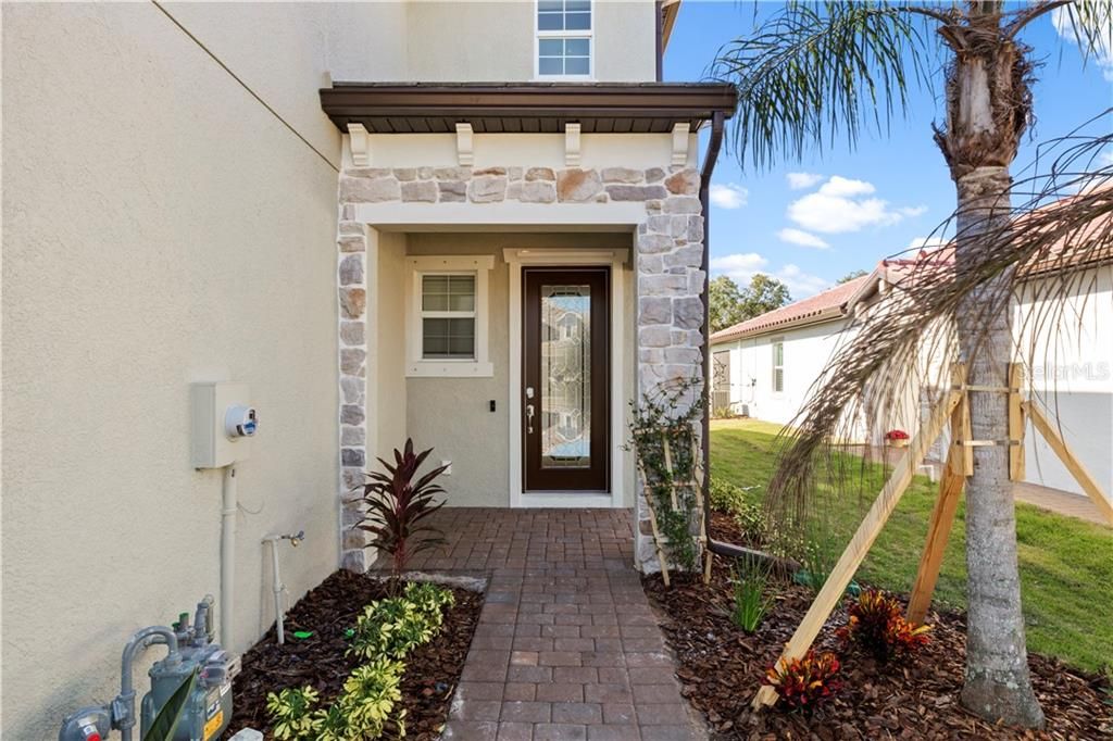 Recently Sold: $365,000 (3 beds, 2 baths, 1869 Square Feet)