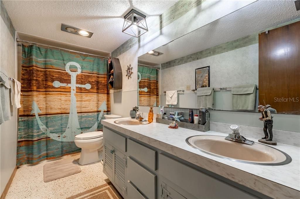最近售出: $280,000 (2 贝兹, 2 浴室, 1435 平方英尺)