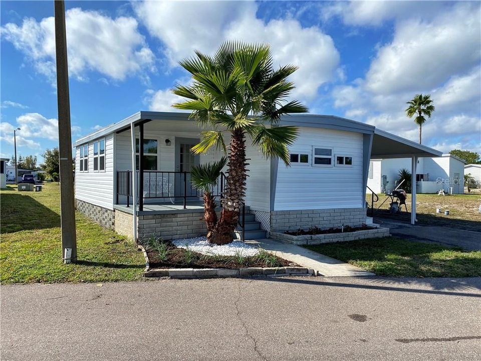 Recently Sold: $129,900 (2 beds, 1 baths, 872 Square Feet)