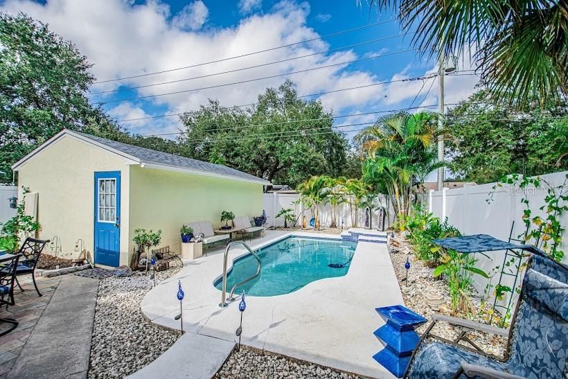 Recently Sold: $265,000 (2 beds, 1 baths, 776 Square Feet)