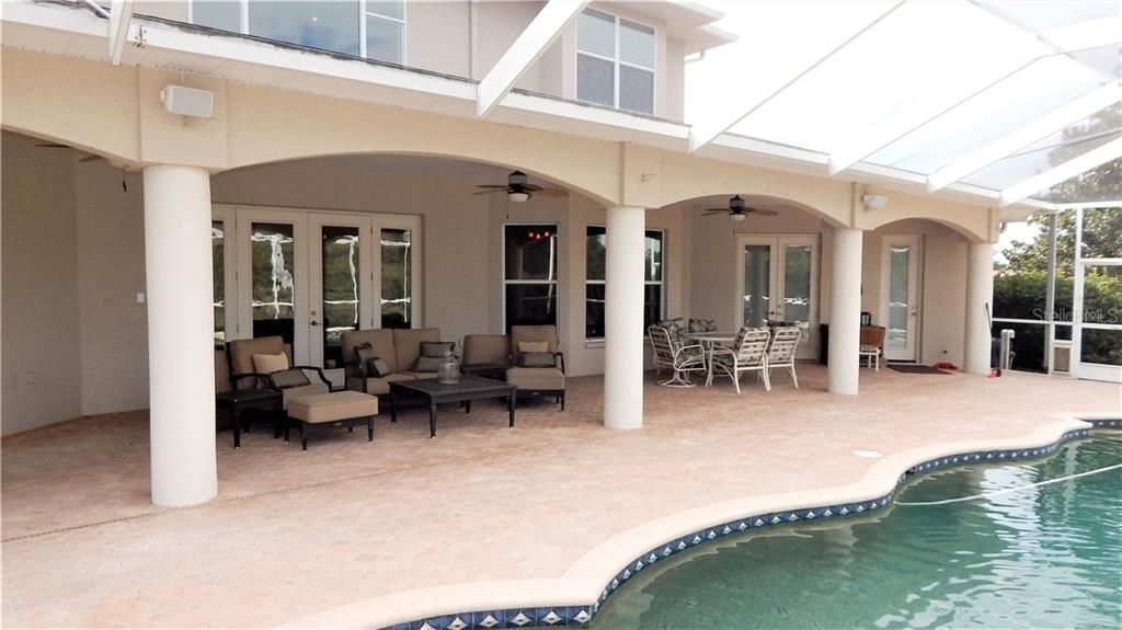 Recently Sold: $1,200,000 (7 beds, 4 baths, 5041 Square Feet)