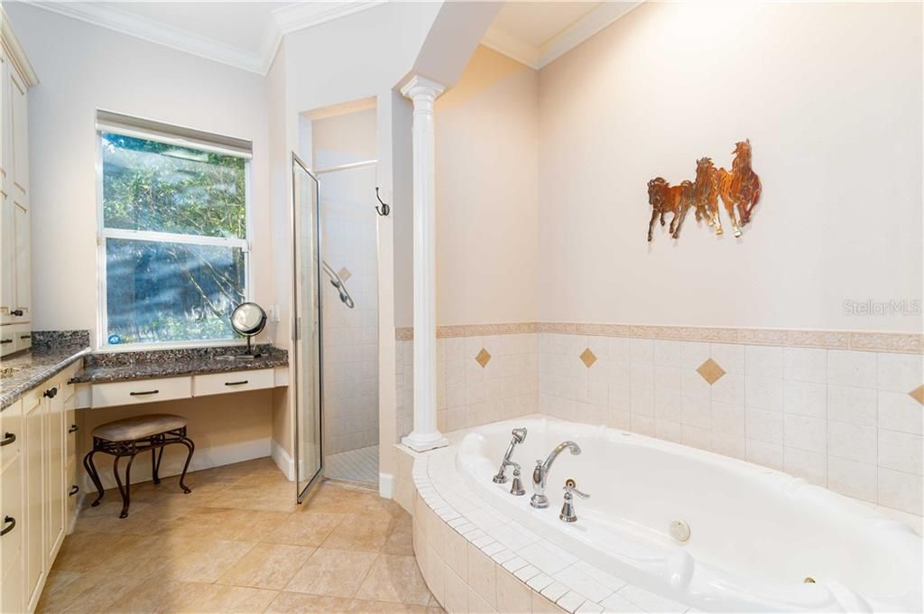Недавно продано: $1,200,000 (7 спален, 4 ванн, 5041 Квадратных фут)