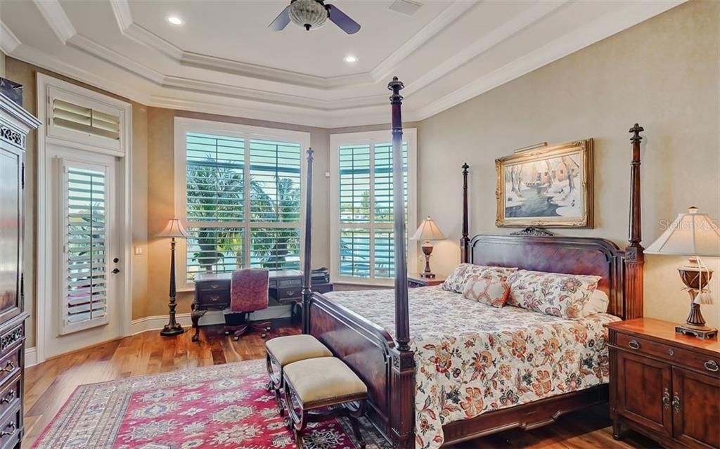 Recently Sold: $4,500,000 (5 beds, 6 baths, 6236 Square Feet)