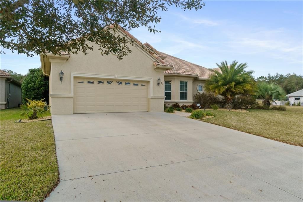 Recently Sold: $575,000 (3 beds, 2 baths, 2515 Square Feet)