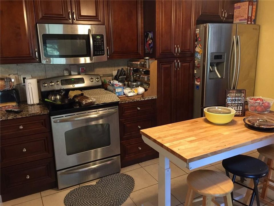 Vendido Recientemente: $224,000 (4 camas, 2 baños, 1550 Pies cuadrados)