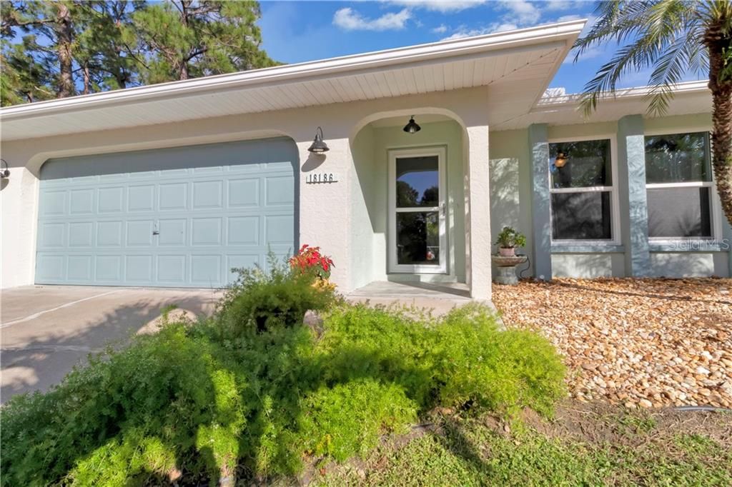 Recently Sold: $254,500 (3 beds, 2 baths, 1325 Square Feet)