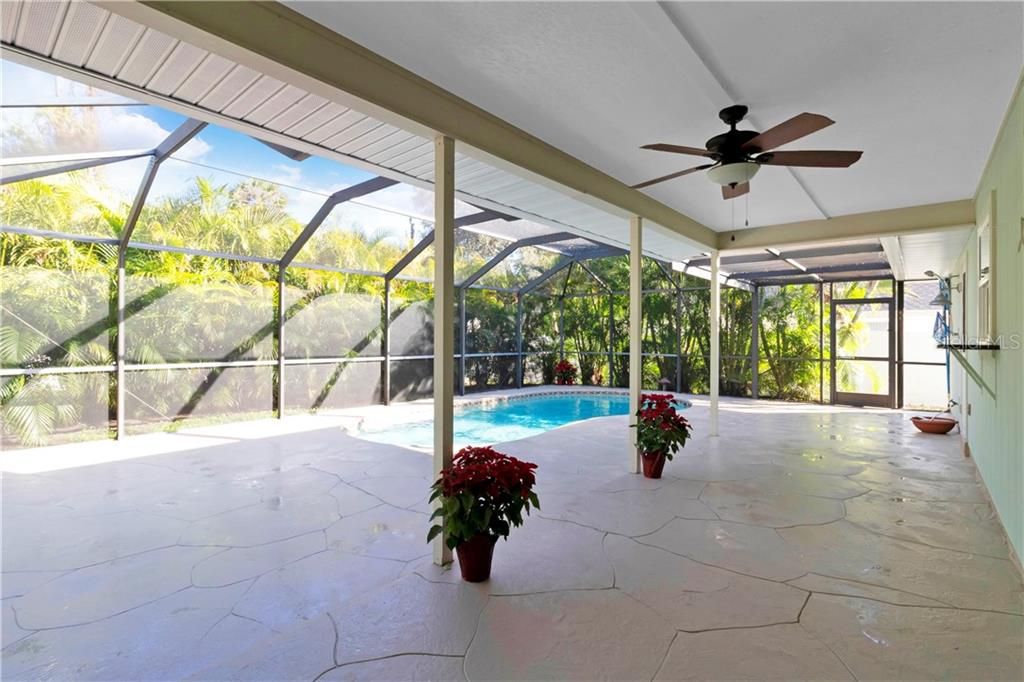Over sized lanai with plenty of room for your family and guest.