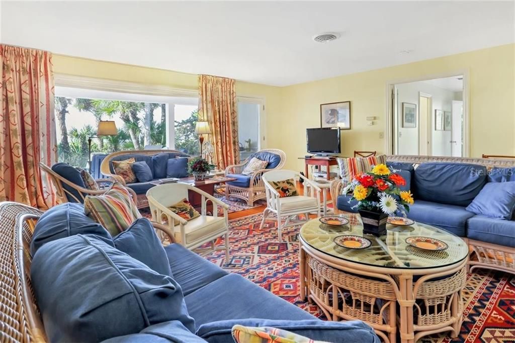 Recently Sold: $3,500,000 (4 beds, 4 baths, 2944 Square Feet)