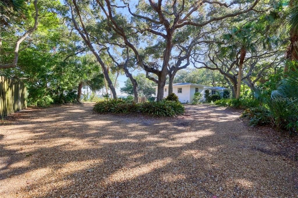 Recently Sold: $3,500,000 (4 beds, 4 baths, 2944 Square Feet)