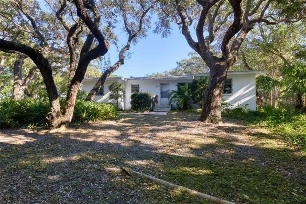 Recently Sold: $3,500,000 (4 beds, 4 baths, 2944 Square Feet)