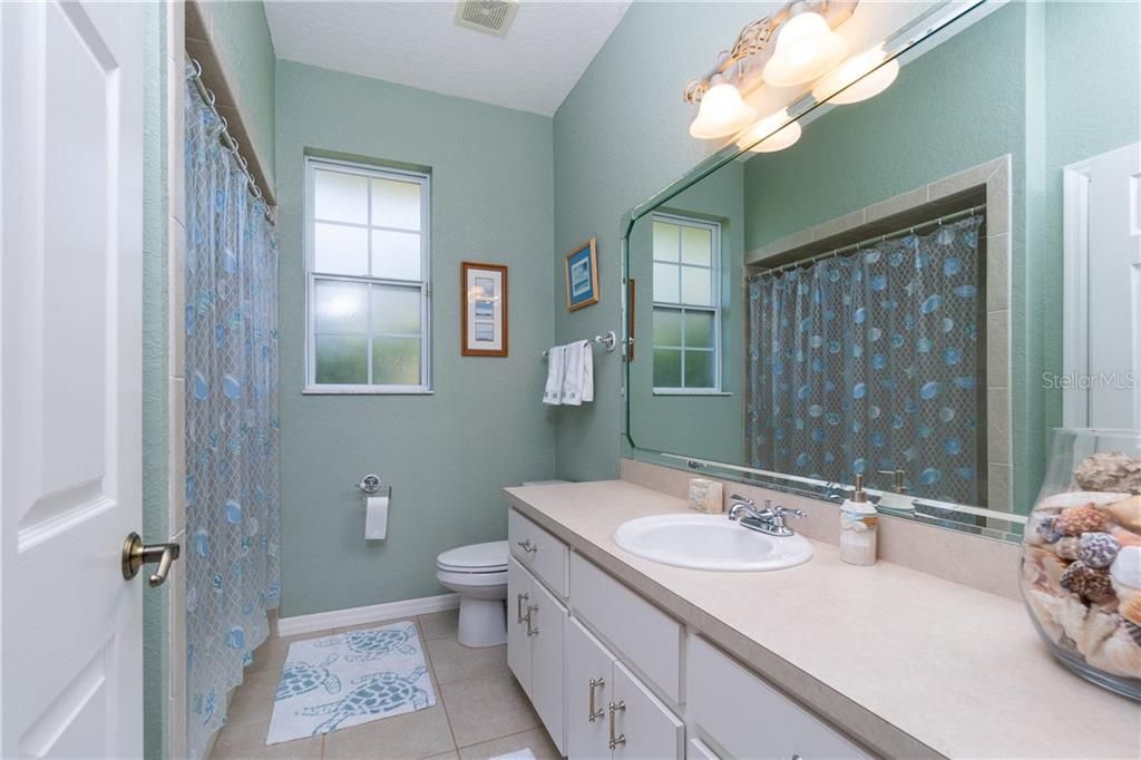 最近售出: $374,900 (3 贝兹, 2 浴室, 1887 平方英尺)