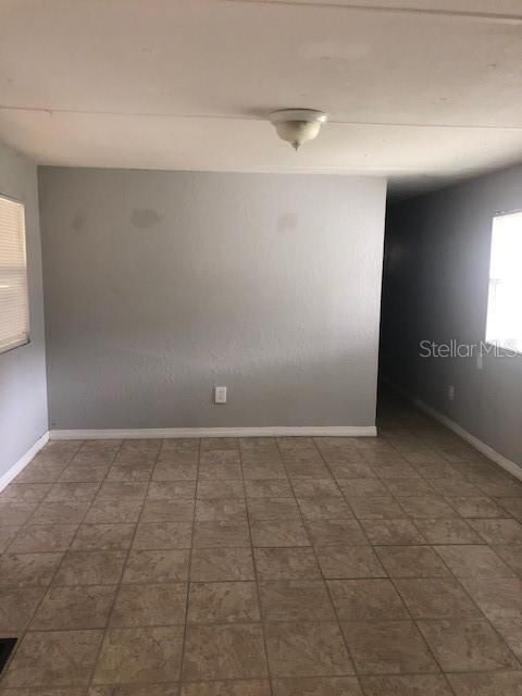 Recently Rented: $1,050 (2 beds, 1 baths, 672 Square Feet)