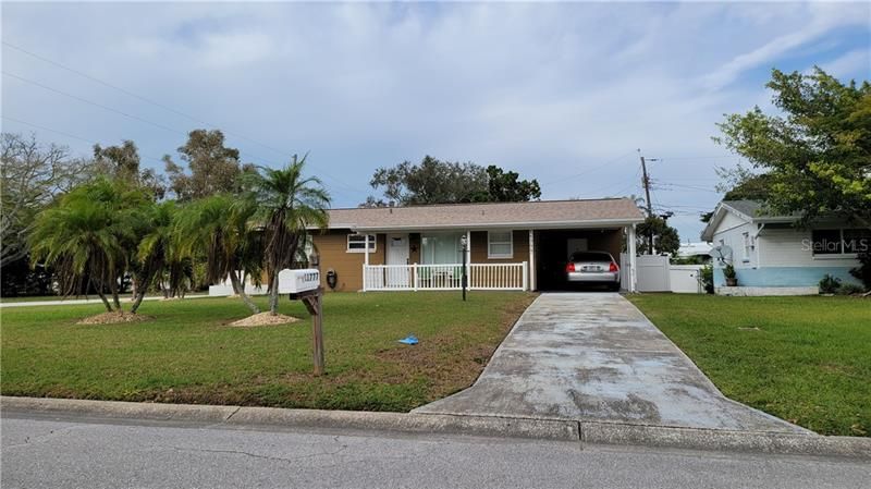 Recently Sold: $240,000 (2 beds, 1 baths, 925 Square Feet)