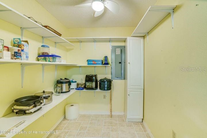 Vendido Recientemente: $399,000 (3 camas, 3 baños, 2258 Pies cuadrados)