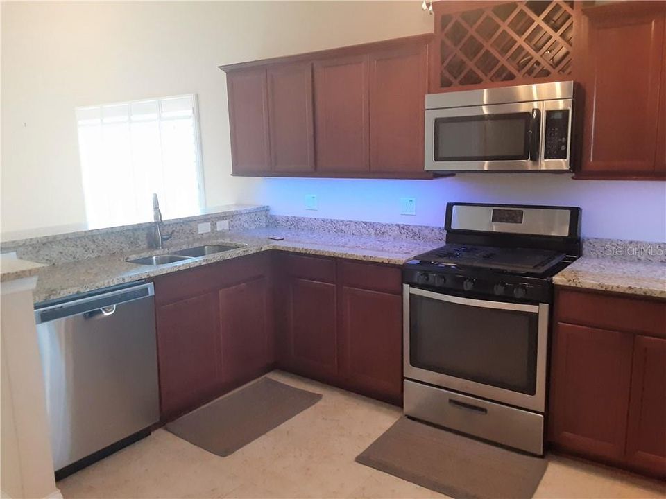 Recently Rented: $1,850 (2 beds, 2 baths, 1353 Square Feet)