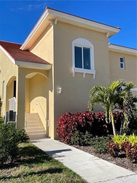 Recently Sold: $1,250,000 (3 beds, 2 baths, 2574 Square Feet)