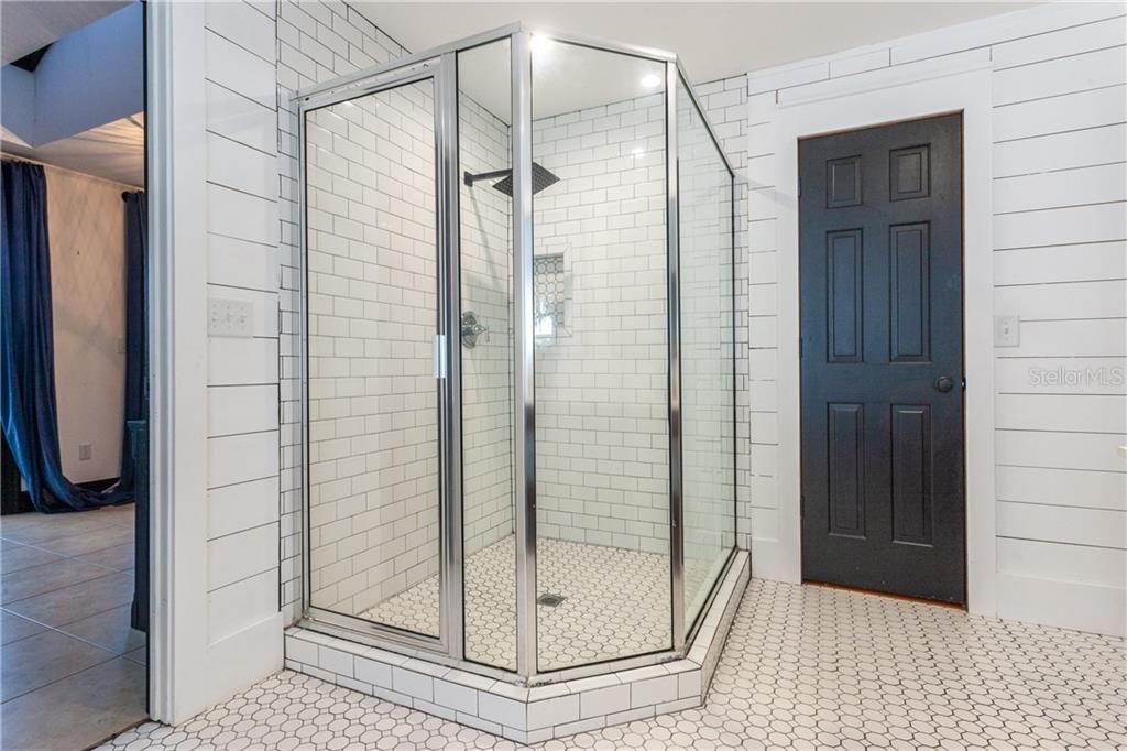最近售出: $695,000 (4 贝兹, 2 浴室, 2889 平方英尺)