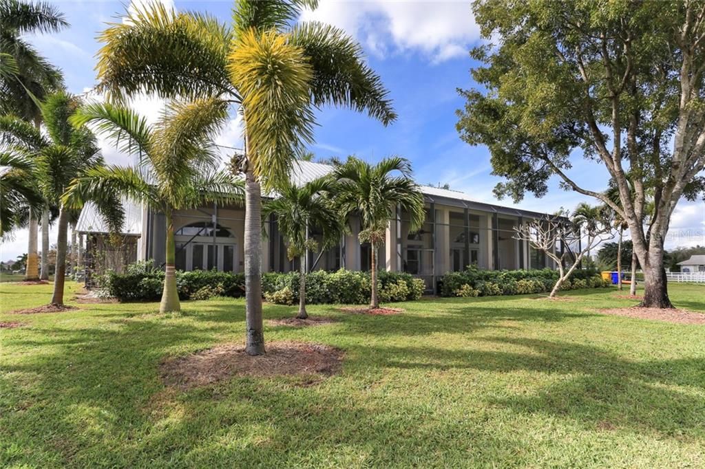 Recently Sold: $2,850,000 (5 beds, 5 baths, 4453 Square Feet)