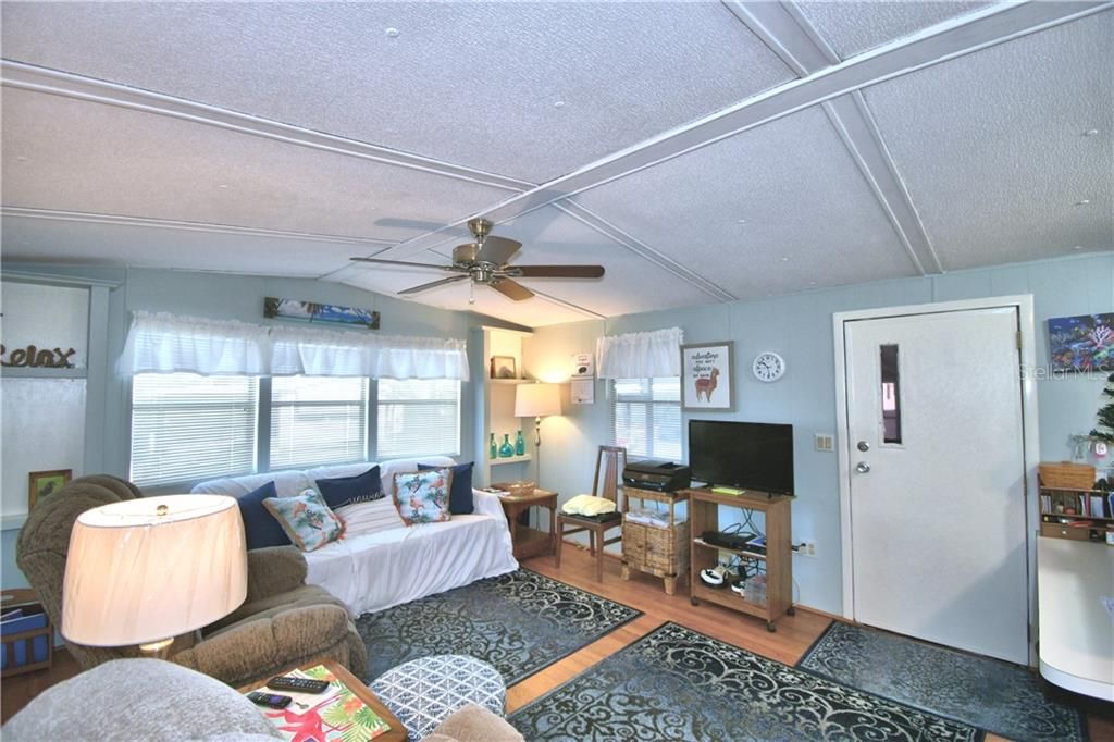 Recently Sold: $89,900 (1 beds, 2 baths, 752 Square Feet)
