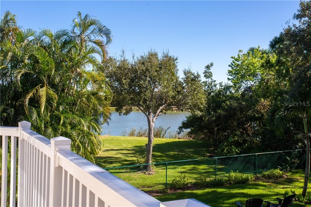 Recently Sold: $925,000 (4 beds, 3 baths, 3075 Square Feet)
