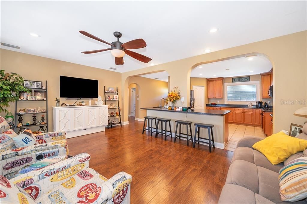 Recently Sold: $265,000 (2 beds, 2 baths, 1209 Square Feet)