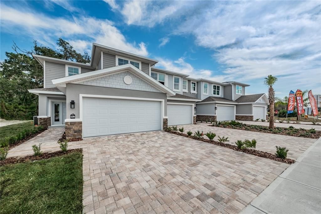 Recently Sold: $309,495 (3 beds, 2 baths, 1981 Square Feet)