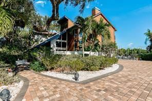 Recently Sold: $1,850,000 (4 beds, 4 baths, 4254 Square Feet)
