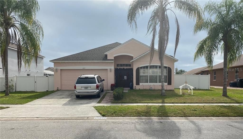 Recently Sold: $290,000 (4 beds, 2 baths, 1952 Square Feet)