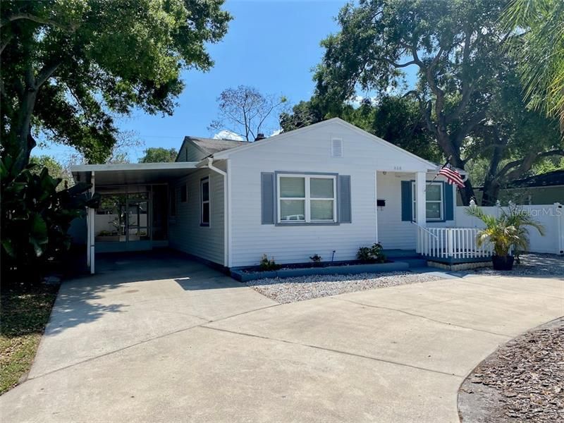 Recently Sold: $230,000 (3 beds, 1 baths, 931 Square Feet)