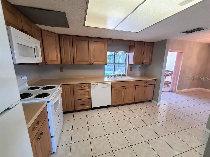 Recently Rented: $1,500 (3 beds, 2 baths, 1534 Square Feet)