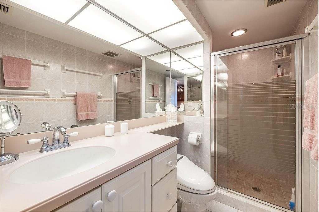 Недавно арендовано: $3,200 (2 спален, 2 ванн, 1310 Квадратных фут)