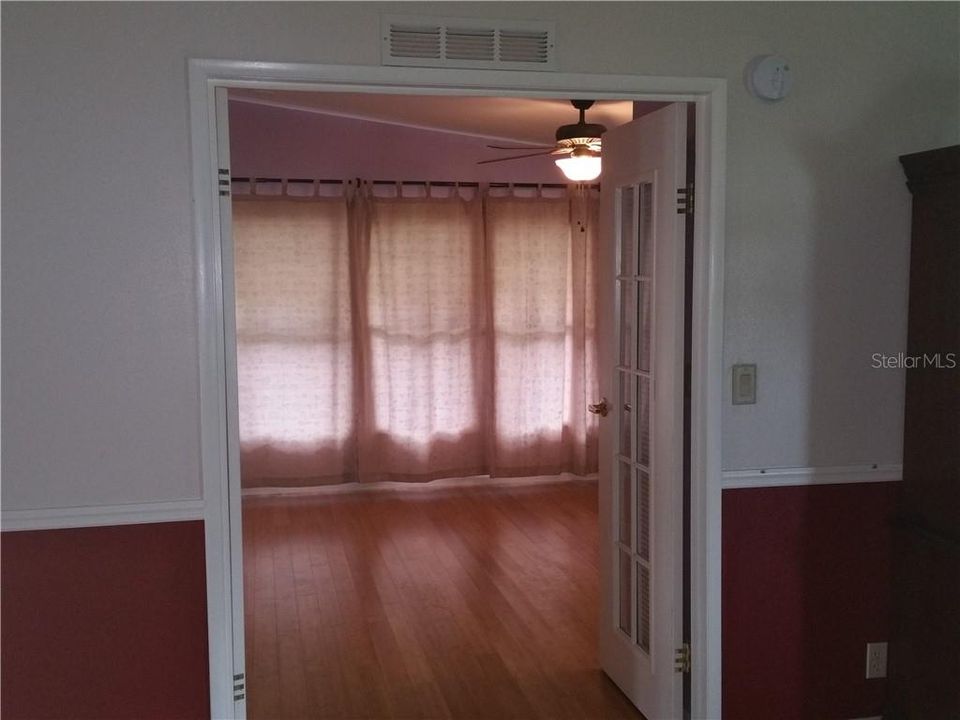 Double door entry to front/master bedroom.