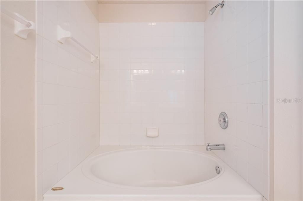 最近售出: $179,000 (3 贝兹, 2 浴室, 1545 平方英尺)