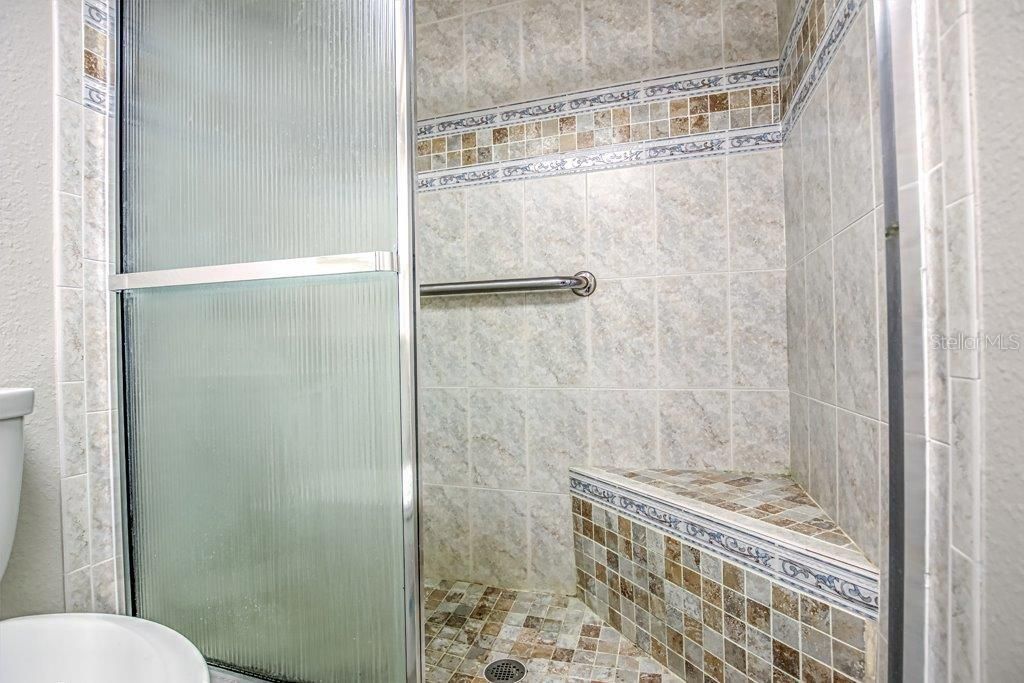 最近售出: $180,000 (2 贝兹, 2 浴室, 1084 平方英尺)