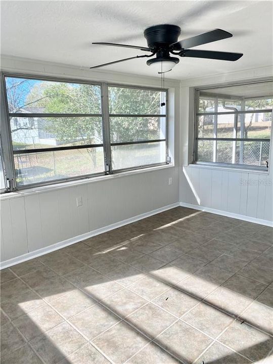 Recently Rented: $950 (2 beds, 1 baths, 1038 Square Feet)