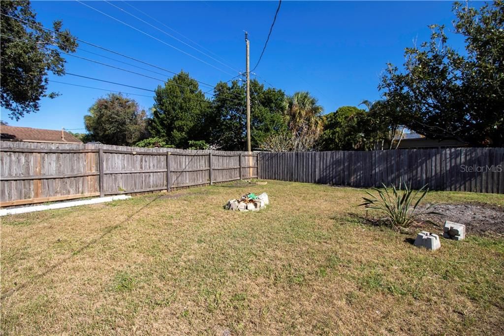 Recently Sold: $250,000 (2 beds, 2 baths, 1165 Square Feet)