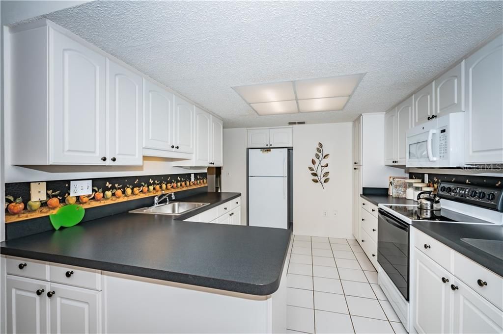Recently Sold: $92,000 (2 beds, 2 baths, 1144 Square Feet)