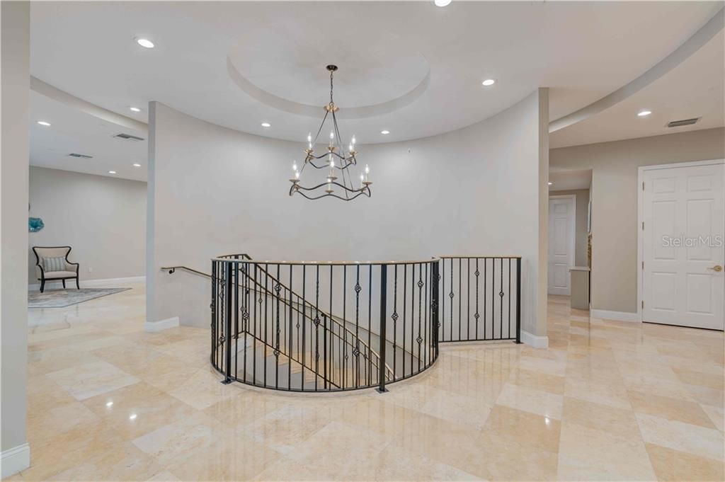 Recently Sold: $2,850,000 (3 beds, 2 baths, 3000 Square Feet)